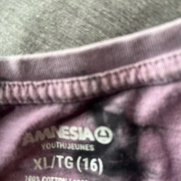 Kids size 12 skate shirt - Picture 3 of 4